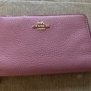 Coach Medium ID Zip Around Wallet Pink/Rose Pebble Leather